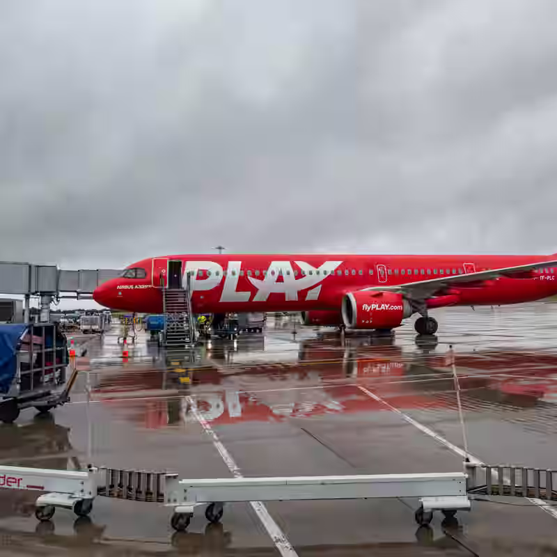 The Low-Cost Icelandic Airline Play Suddenly Folds, Leaving Passengers Stranded