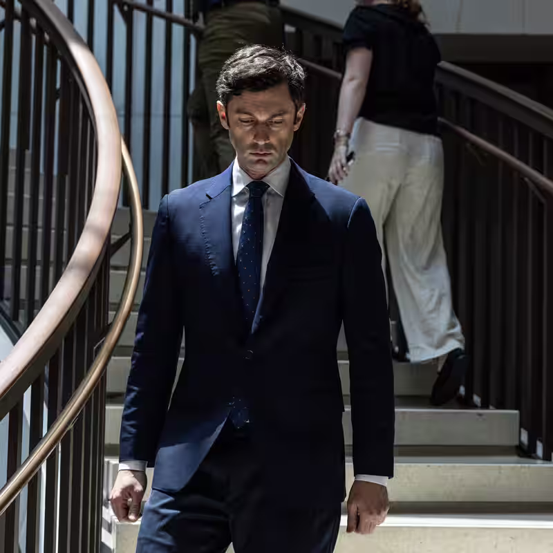 Ossoff Walks Political Tightrope in Georgia as Shutdown Drags On