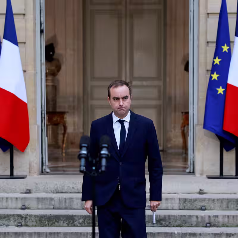 France Holds Its Breath Over Last-Ditch Talks for a Government Deal