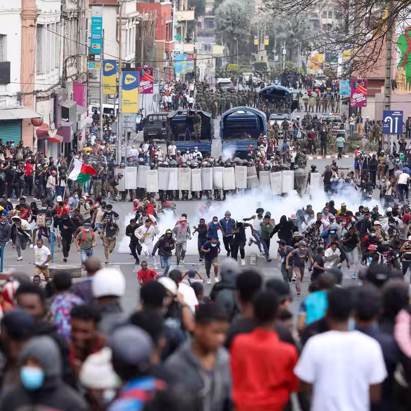 Madagascar’s President Rajoelina Dissolved His Government, but Calls for His Resignation Continue