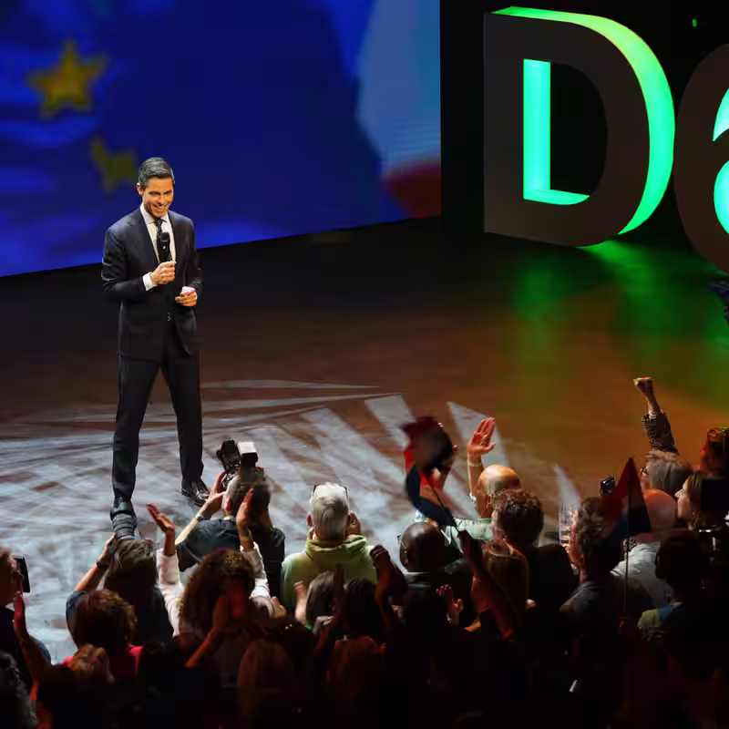 Centrist Party Ties Dutch Election as Far-Right Party Loses Seats