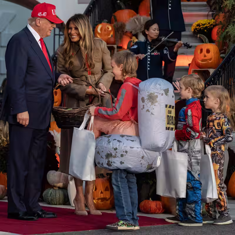 Trump Returns to White House in Time to Greet Trick-or-Treaters